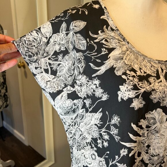NWT Ann Taylor LOFT Gray & White Floral Dolman Short Sleeve Blouse, SIze Small - Picture 6 of 15